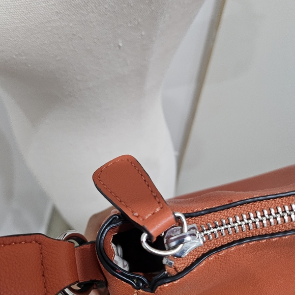 Guess shoulder bag with cross body chain - Picture 3 of 9